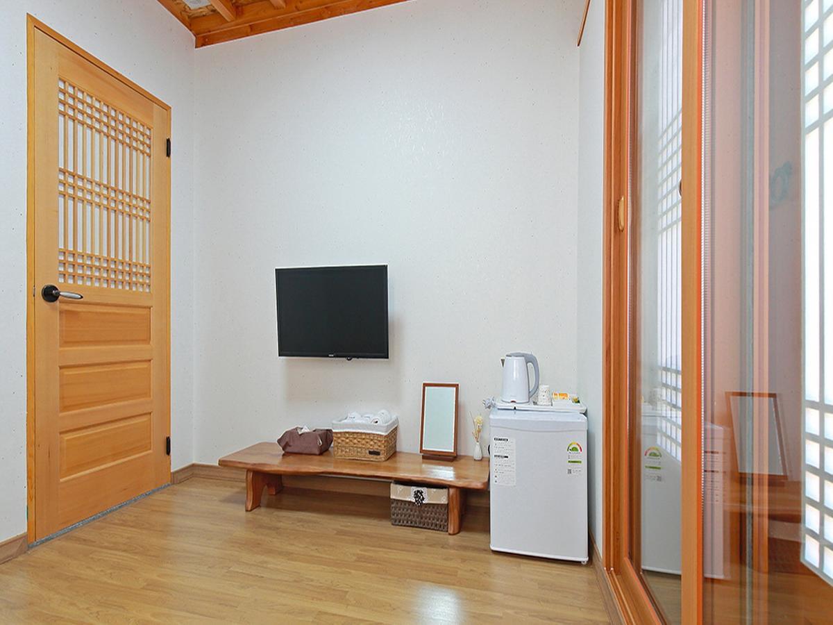 Cheonggong Hanok Stay Gyeongju Buitenkant foto