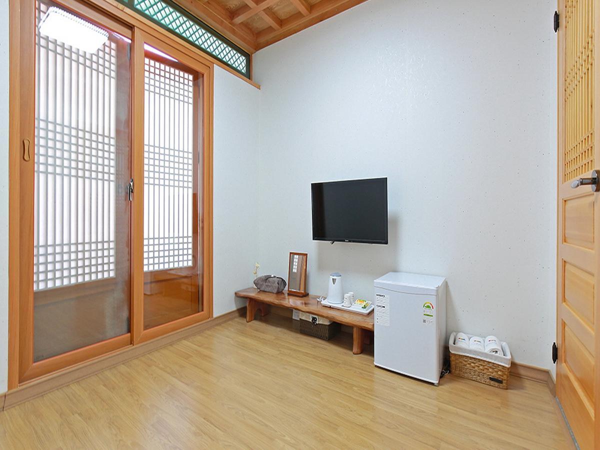 Cheonggong Hanok Stay Gyeongju Buitenkant foto