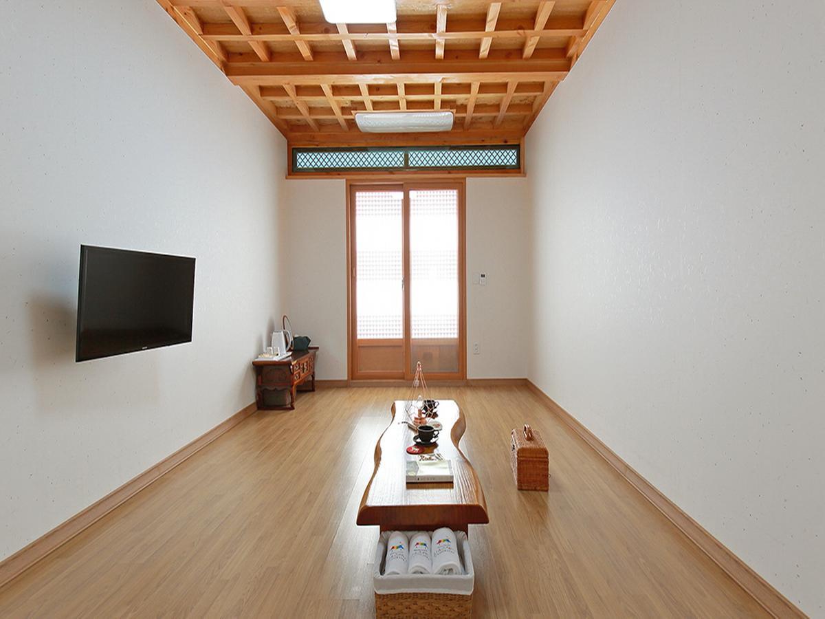 Cheonggong Hanok Stay Gyeongju Buitenkant foto