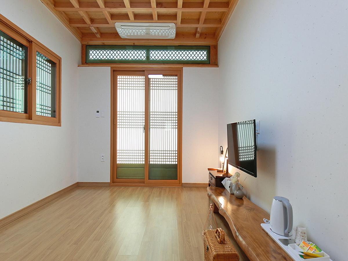 Cheonggong Hanok Stay Gyeongju Buitenkant foto