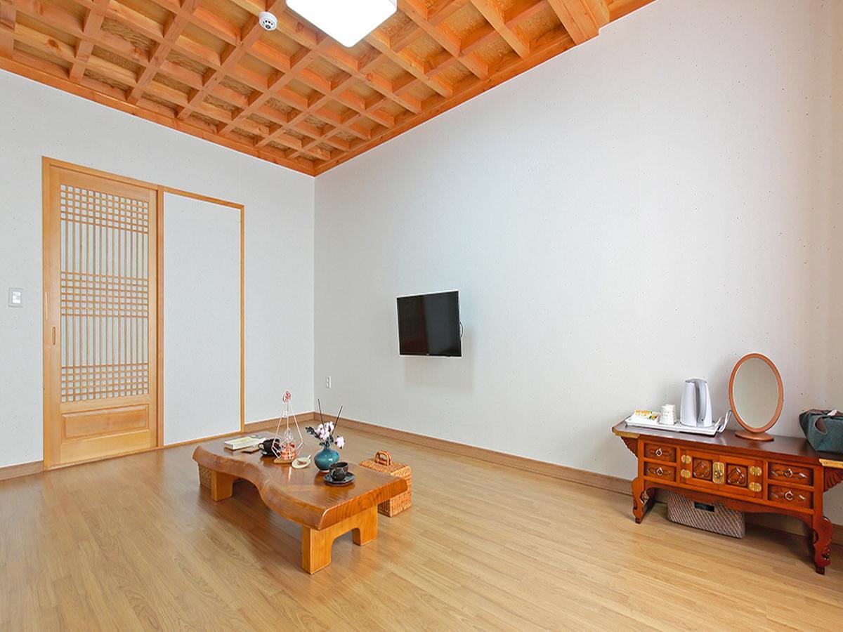Cheonggong Hanok Stay Gyeongju Buitenkant foto