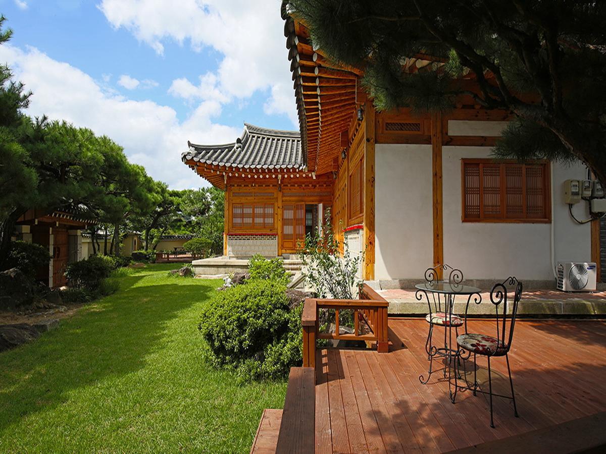 Cheonggong Hanok Stay Gyeongju Buitenkant foto
