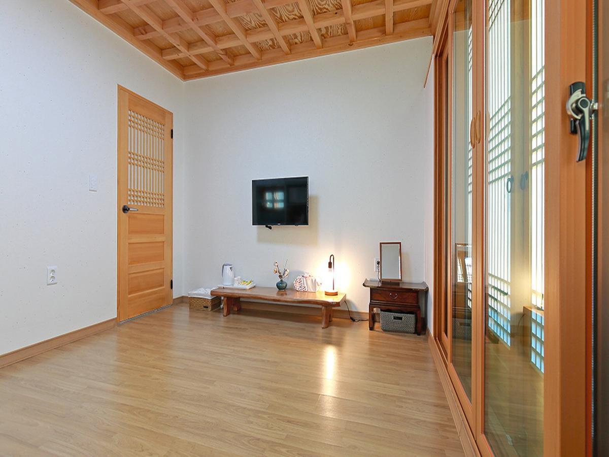 Cheonggong Hanok Stay Gyeongju Buitenkant foto