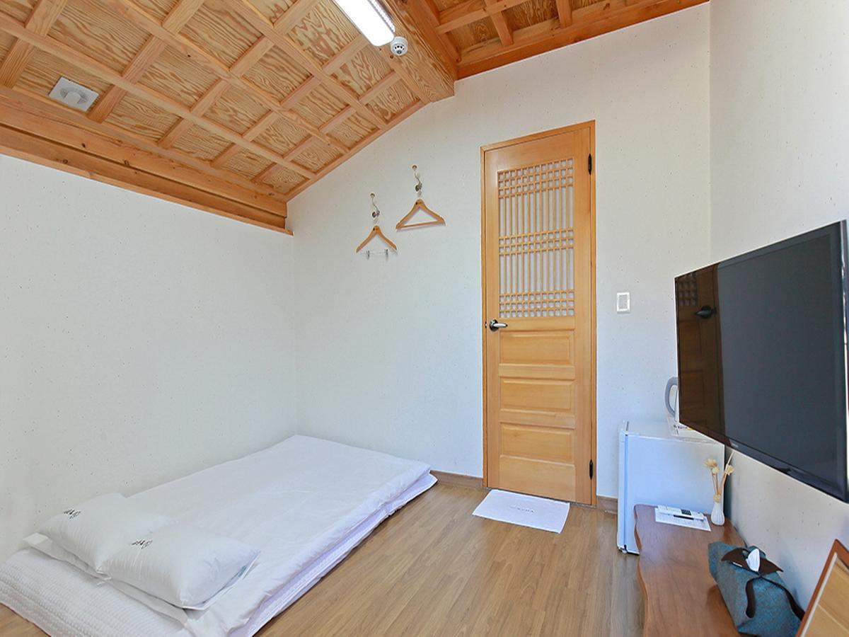 Cheonggong Hanok Stay Gyeongju Buitenkant foto