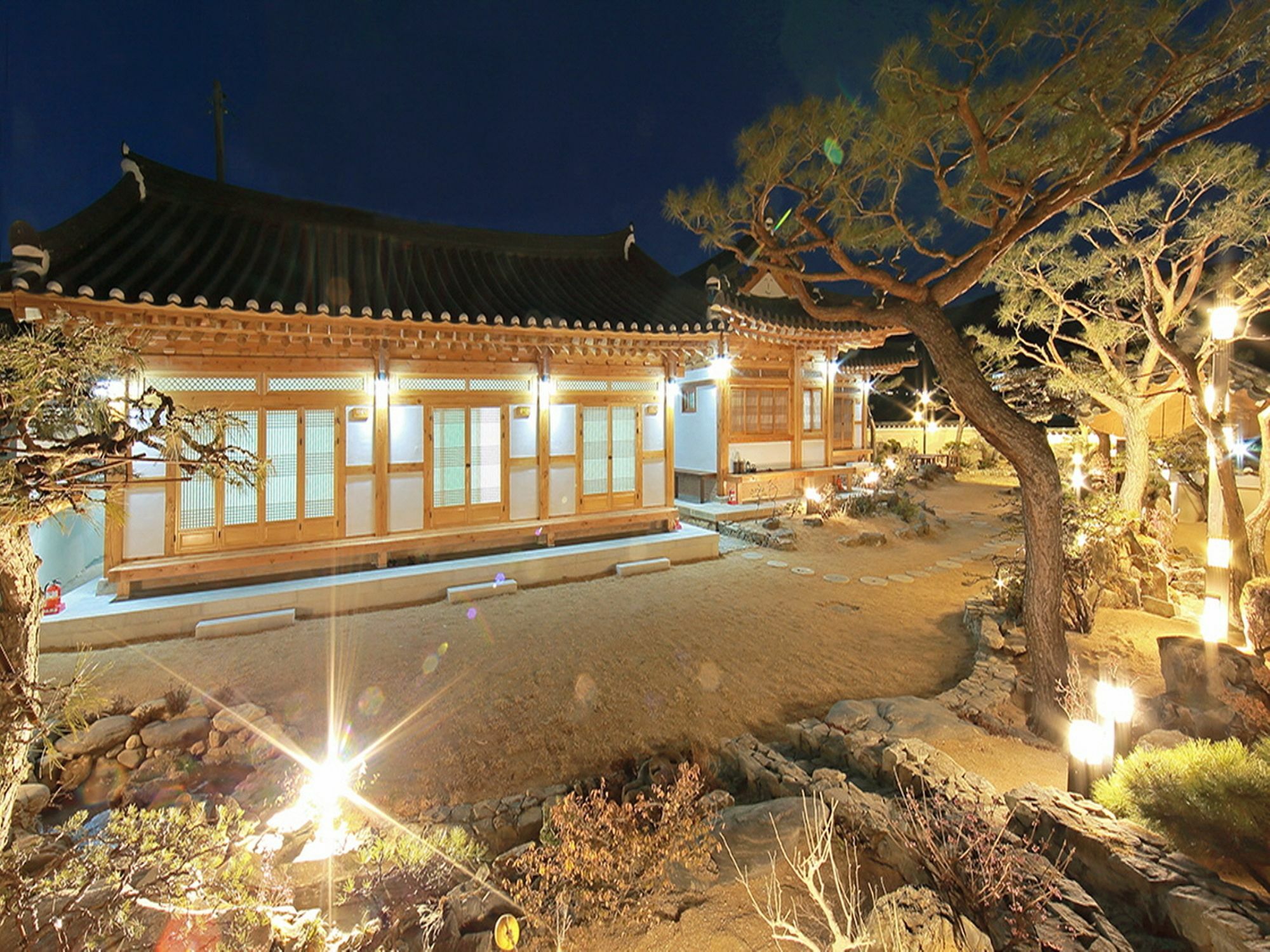 Cheonggong Hanok Stay Gyeongju Buitenkant foto
